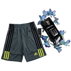 Adidas NWT Grey Performance Shorts Boys S (8)